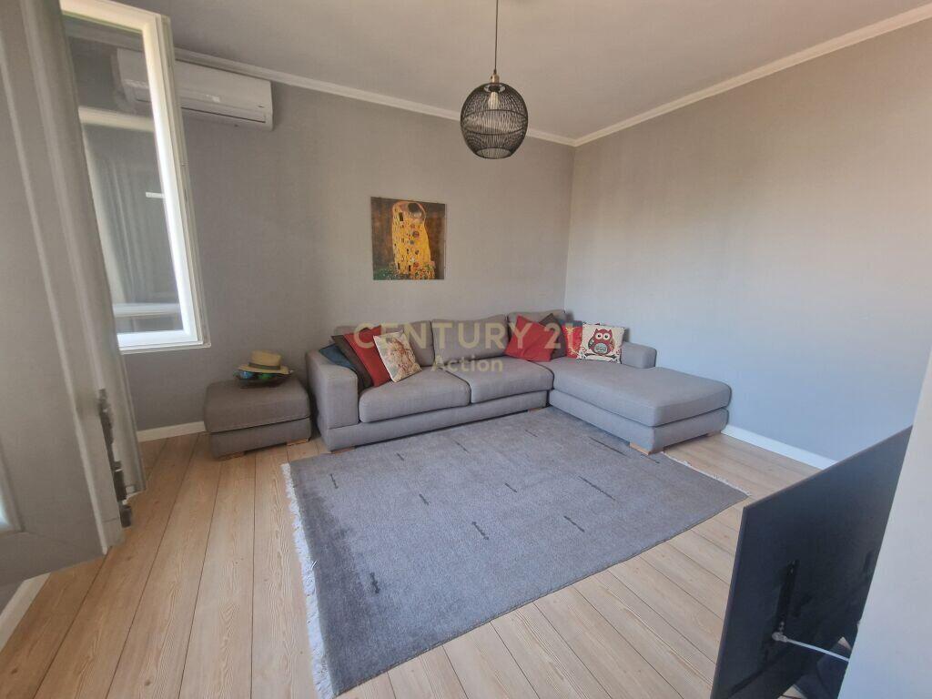 PAZARI I RI, JEPET ME QIRA APARTAMENT 2+1! 550 € /Muaj