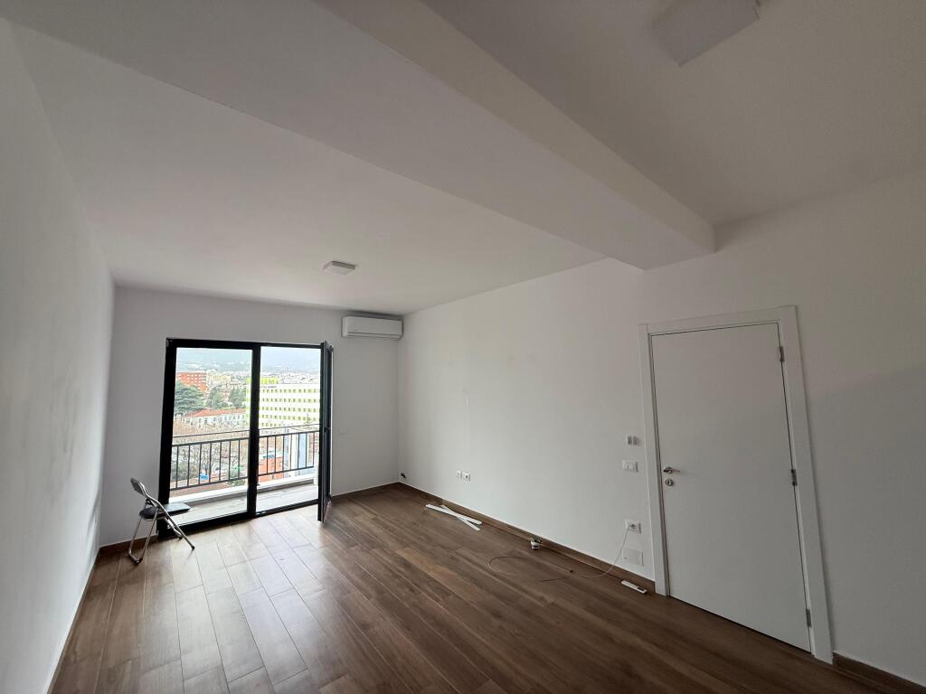 Jepet me qira apartament 2+1 per zyra – Farmacia 10