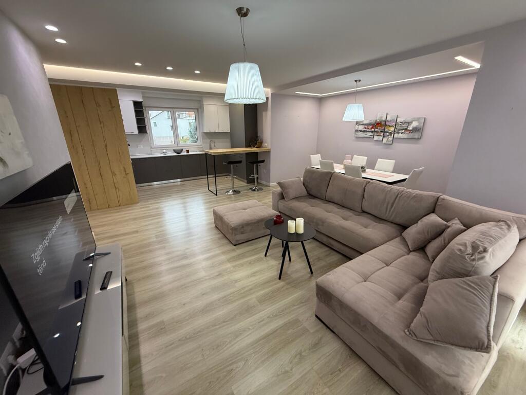 Apartament 3+1+2 me qera TEG