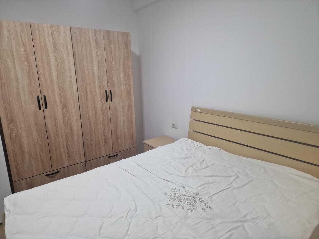 Jepet me qera apartament 1+1+parkim te Univers City