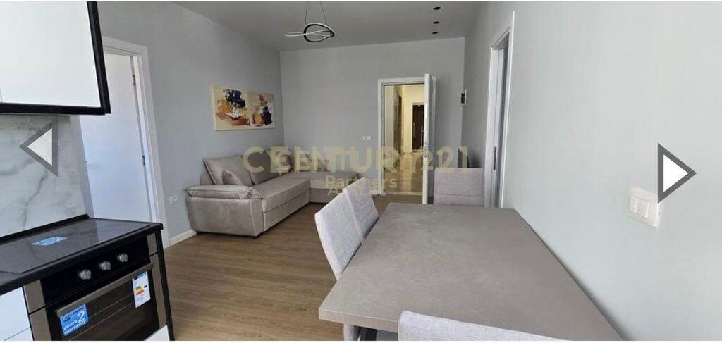 JEPET ME QERA APARTAMENT 1+1 NE LAPRAK , PRANE KOMPLEKSIT AURA