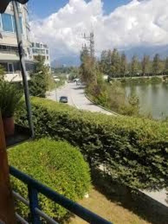 Super apartament me qira tek Liqeni