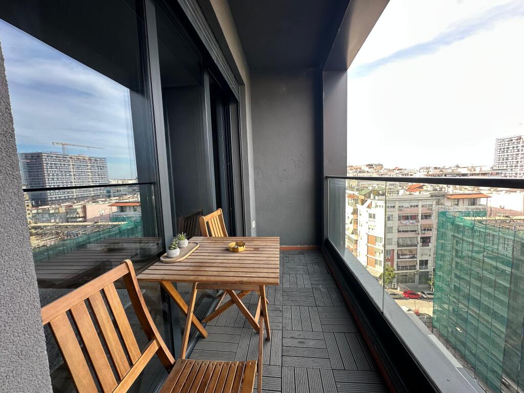 Appartamento 2+1+2+Blk+Posto Auto in Affitto, Comune di Parigi