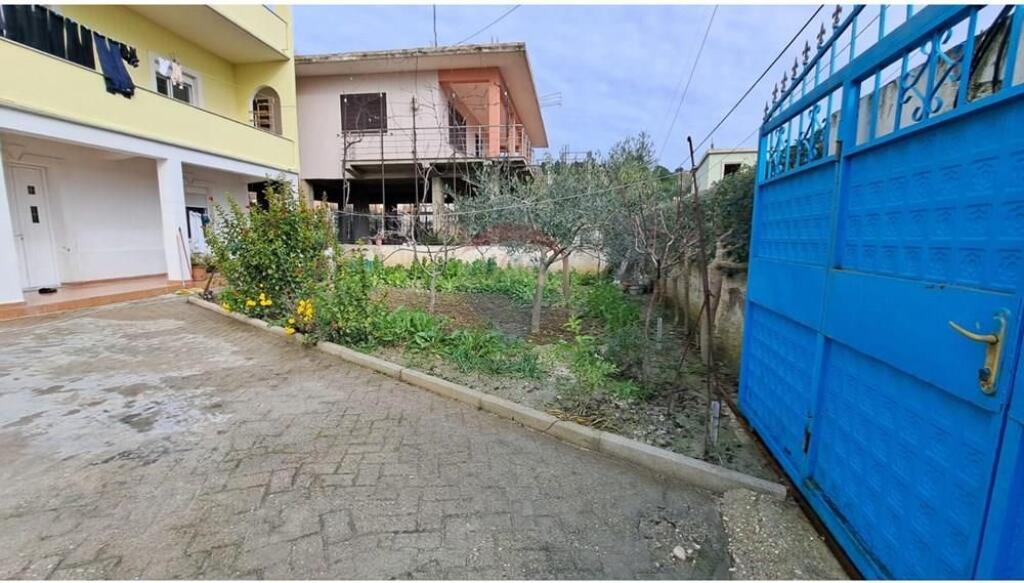 🏡 Vilë 3-Katëshe – Për Shitje | Lagjja Kushtrimi, Vlorë