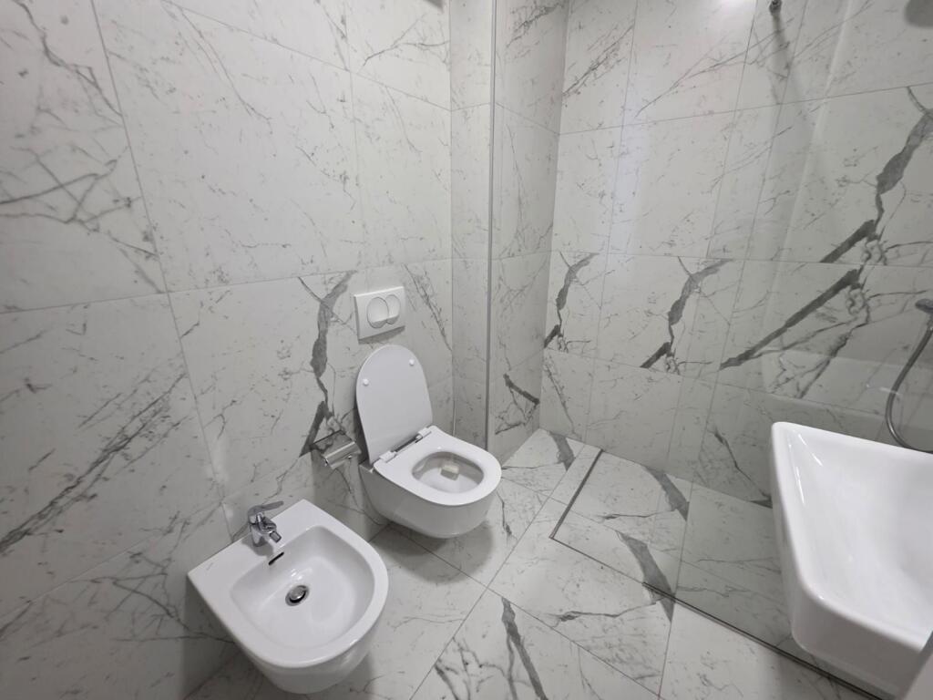 For rent 2+1+2 Apartment In the center of Zogu i Zi, "Foleja e Gjelbër" complex, near Ring Center