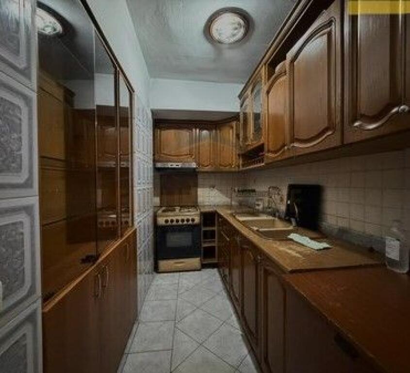 Shitet, Apartament 2+1, Oxhaku, Tiranë.