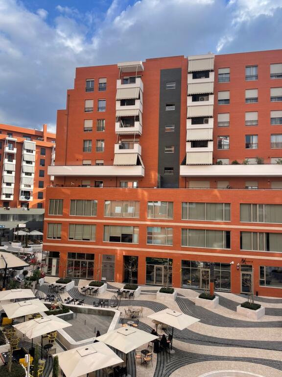 AP 2+1+2 TUALETE me qira tek Kompleksi Delijorgji