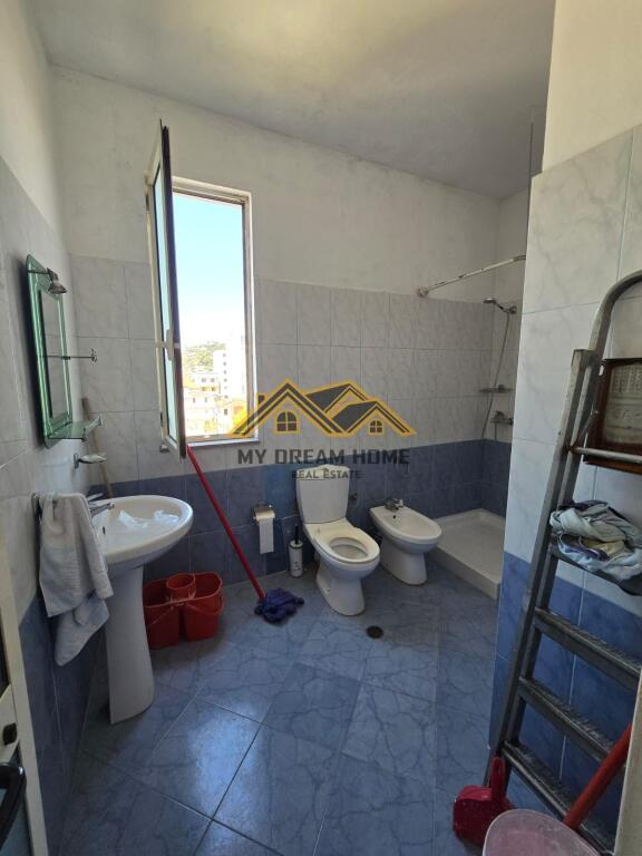 APARTAMENT 2+1 TE DREJTORIA E POLICISE,DURRES PER SHITJE