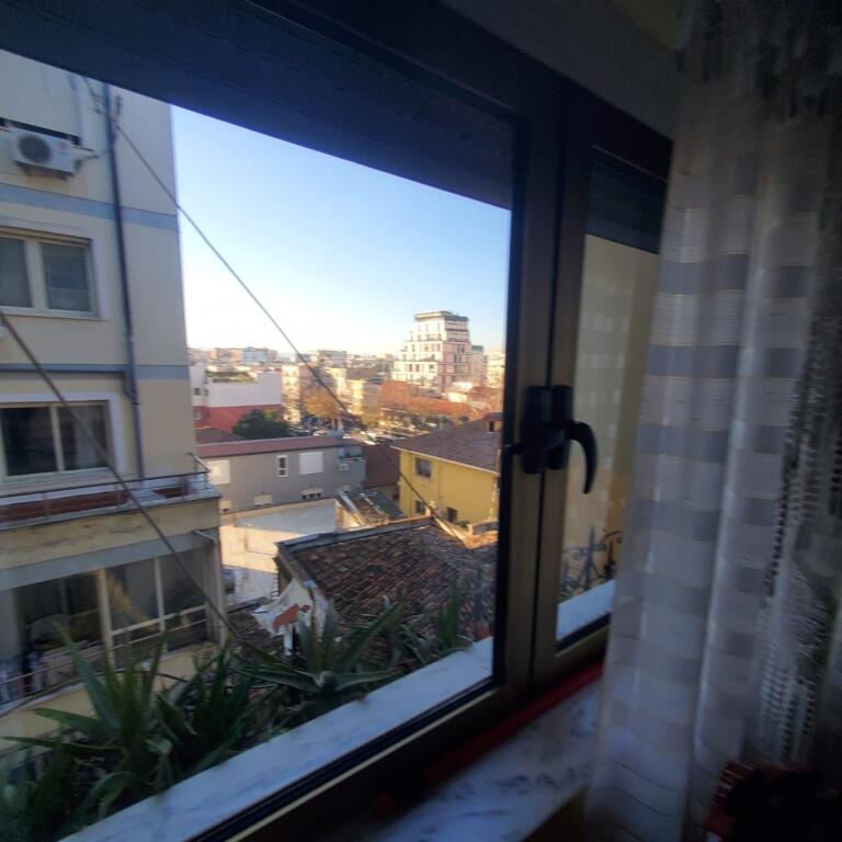 Apartament 3+1 ne shitje tek Rruga e Kavajes