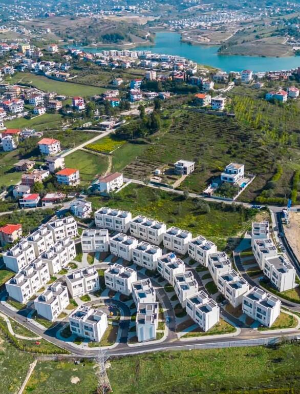 Vilë 3-katëshe me qira te ABA Residence – Farkë​, 197 m² 1.500 €