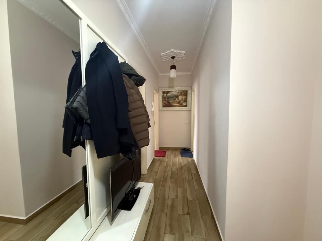 Vendiamo un appartamento 2+1 nella zona di Astiri, vicino al Bar Artistit