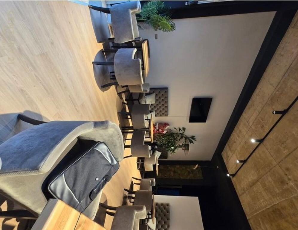 Shitet Biznes Bar/kafe me kuzhine te vogel në Myslym Shyr Tirane 43,000 €