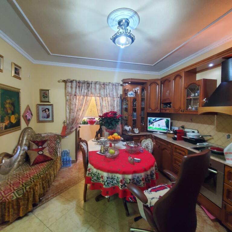 Apartament 3+1 ne shitje tek Rruga e Kavajes