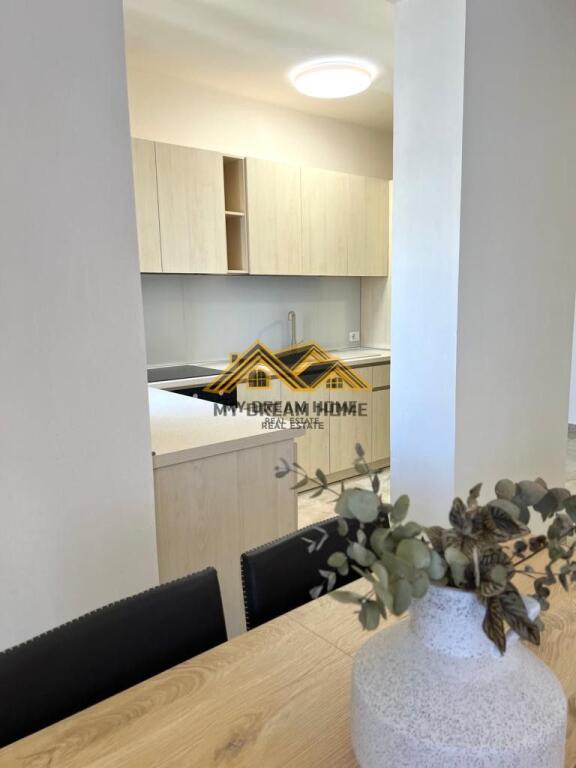 VENDESI SUPER APPARTAMENTO 3+1+2 VICINO AL EX DISTRETTO DI DURRES !!!