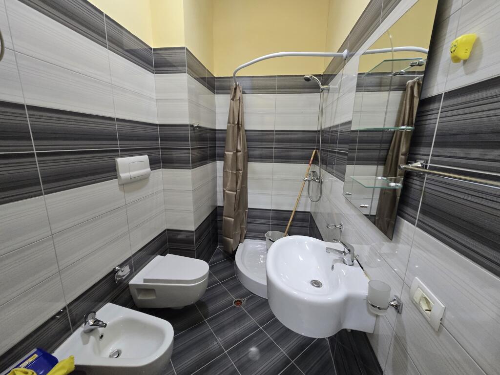 APARTAMENT 1+1 ME QIRA NE VASIL SHANTO, TIRANE