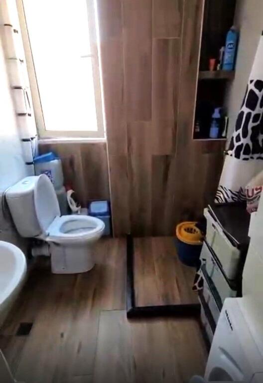 🏢Pak minuta larg Kopshtit Botanik,Rr.Selita e Vjeter jepet me qera apartament 3+1,i mobiluar.50,000Leke