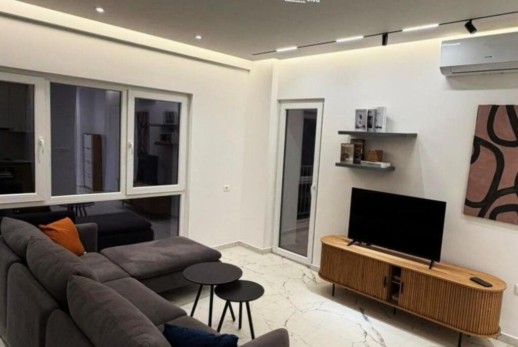 Apartment For Rent 1+1 At Zogu i Zi (ID B2101365) Tirane