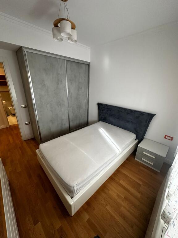 APARTAMENT 3+1 ME QIRA NE KOMUNEN E PARISIT, TIRANE