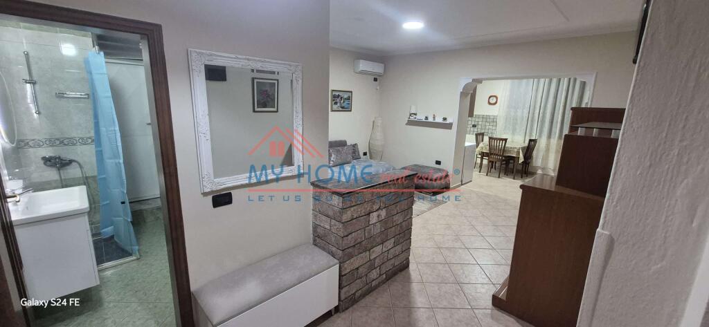 Apartament 1+1 me qera tek Pazari i Ri