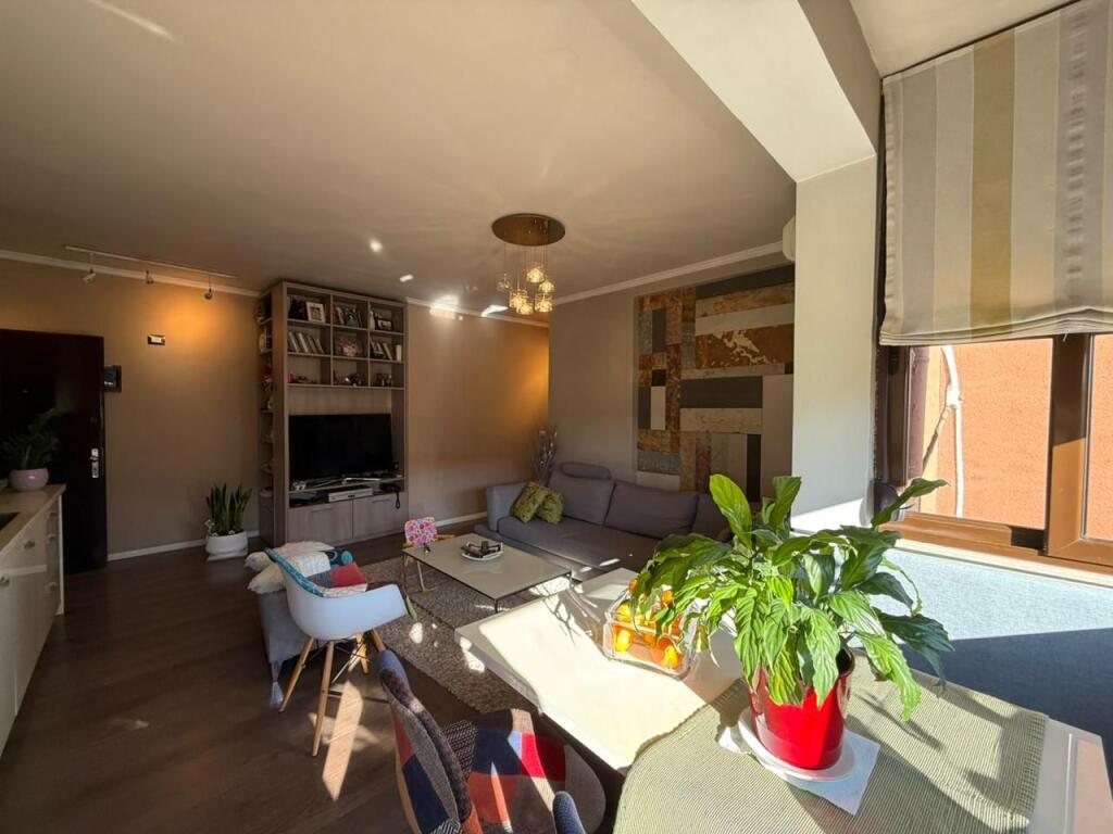 Shitet Apartament 2+1 i mobiluar – 80 m² Te Fusha e Aviacionit 149.990 €0