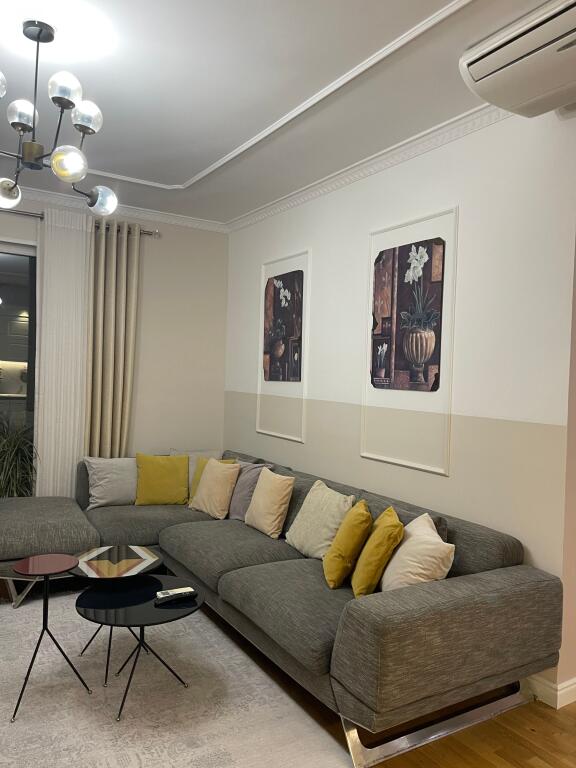 Shitet apartament 3+1+2 Kopshti zologjik