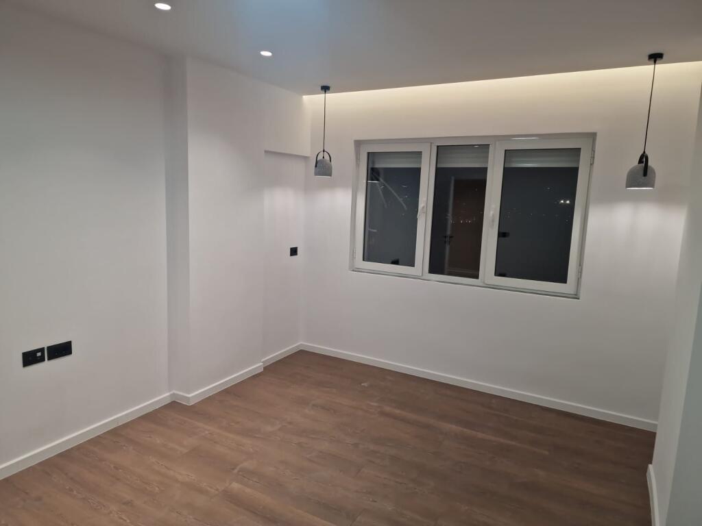 COMUNE DI PARIGI, vendiamo un super appartamento 2+1+2