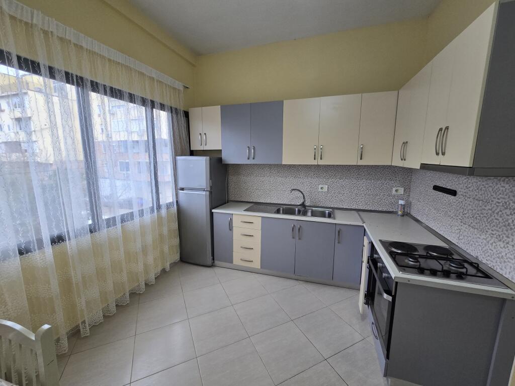 APARTAMENT 1+1 ME QIRA NE VASIL SHANTO, TIRANE