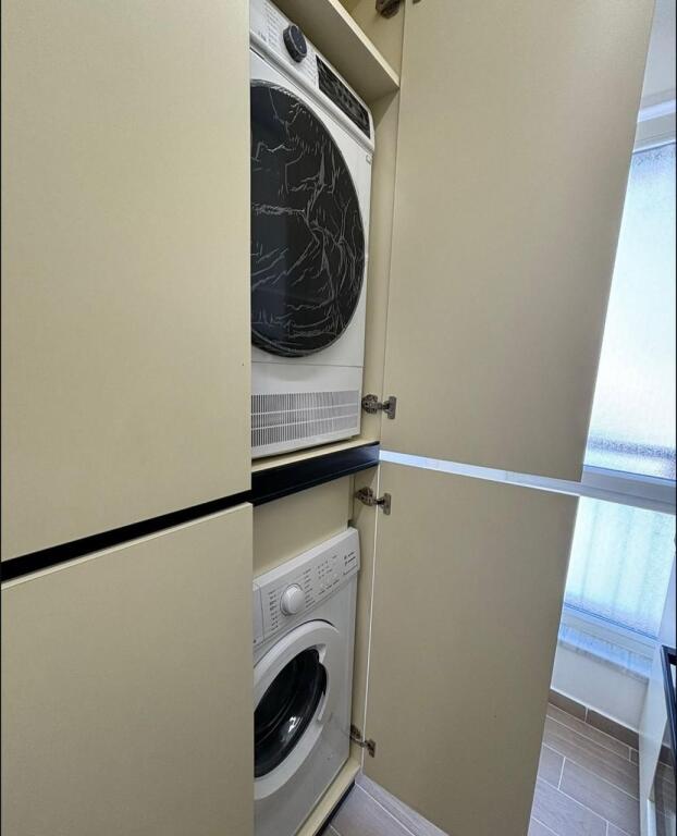 🏢Ne zonen e Myslym Shyrit,prane Farmaci Dite &amp; Nate jepet me qera apartament,1+1,i mobiluar 700Euro