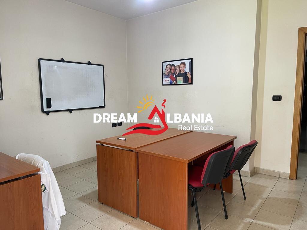 Zyre me qera ne Don Bosko prane Vizion , Tirane (ID 42611400 )