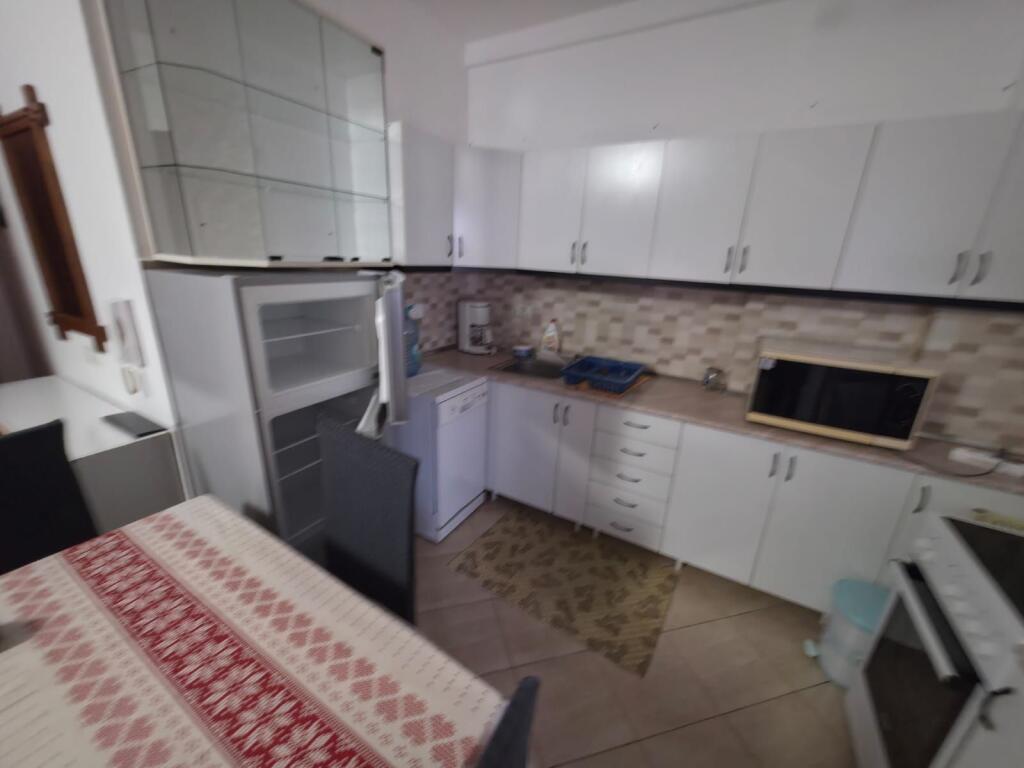 Jepet Apartament 1+1 me Qira – Rruga Bill Klinton