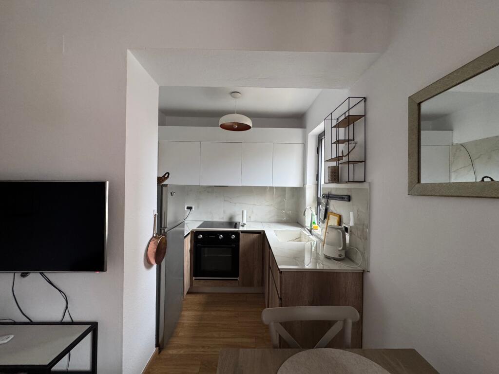 Apartament 1+1 me qira tek Rruga Fortuzi