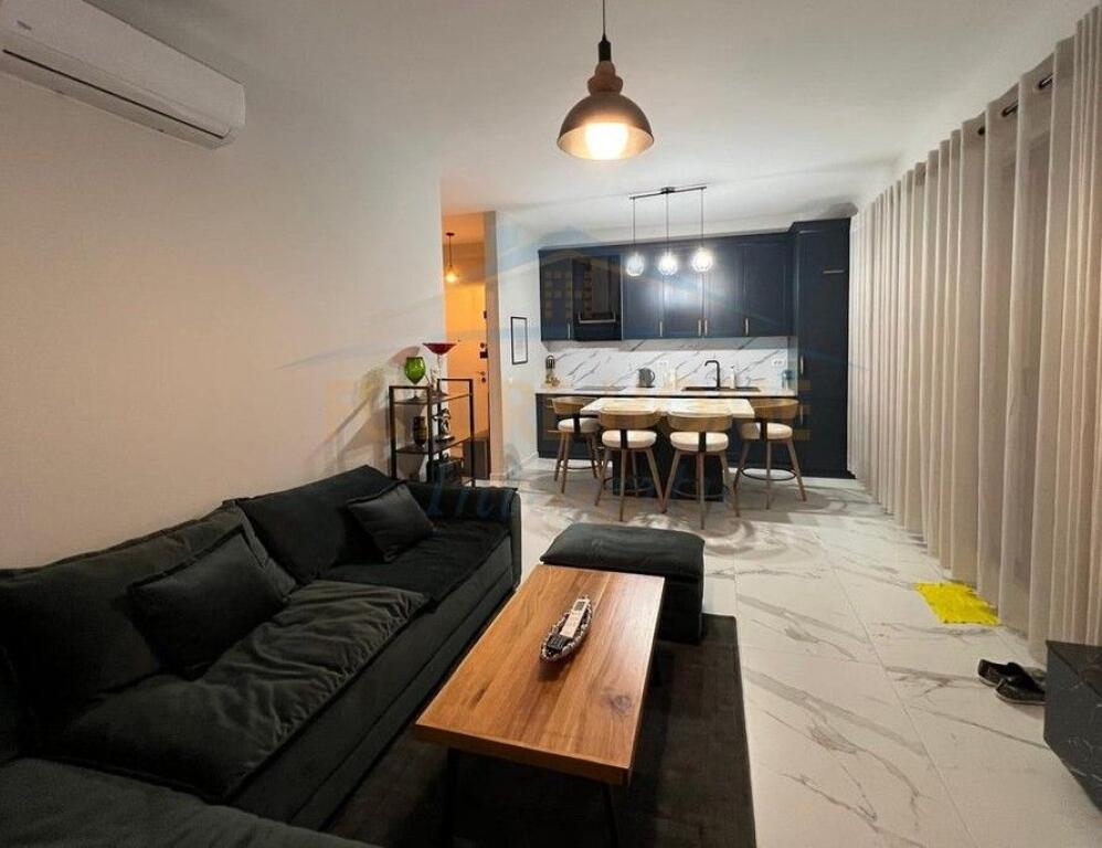 Qera, Apartament 2+1+2, Rruga Xhanfize Keko, Tiranë.!