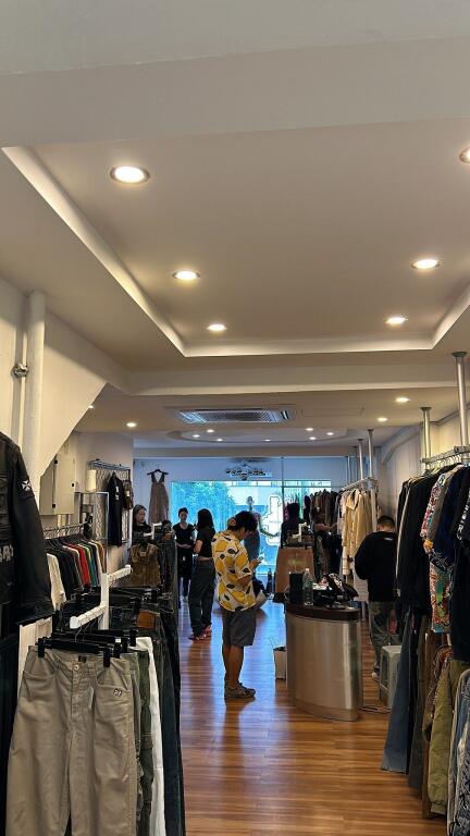 Jepet me Qera  Ambjent Biznesi-Yzberisht