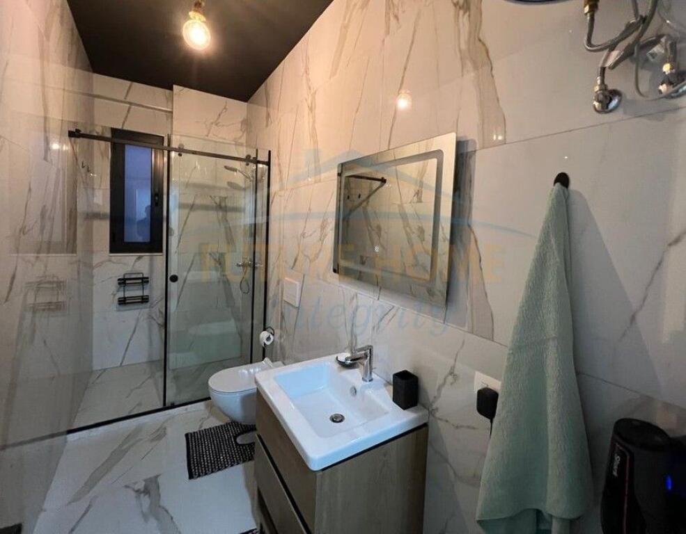 Qera, Apartament 2+1+2, Rruga Xhanfize Keko, Tiranë.!