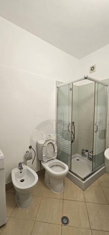 🏡 APARTAMENT 1+1 NË SHITJE – PAMJE E PLOTË NGA DETI 🌊 📍 Shkëmbi i Kavajës