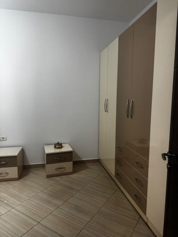 Apartament me Qera