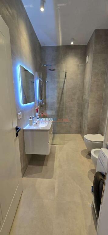 Appartamento 2+1 in affitto Via Barrikadave a Tirana