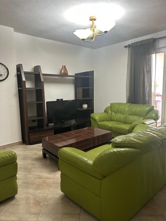 vendesi appartamento 3+1+2+Veranda palazzi Cabej 195000 euro