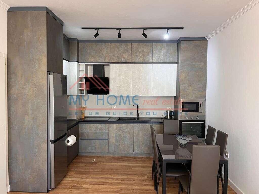 Apartament 2+1 + Post Parkimi me Qira Pazari i Ri Tirane