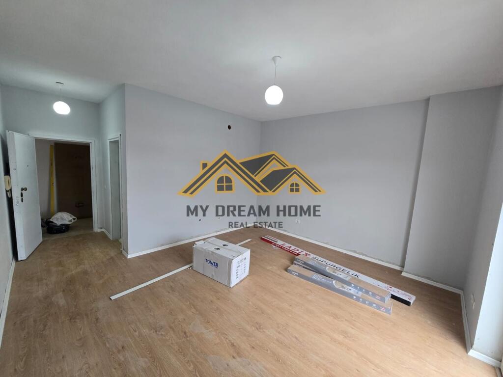 SHITET GARSONIERE TEK SHKEMBI KAVAJES DURRES!