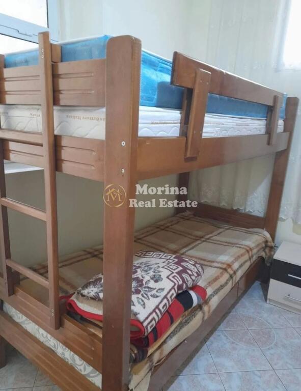 Qera | Shtëpi private 2 + 1 | 21 Dhjetori | 350 €/muaj