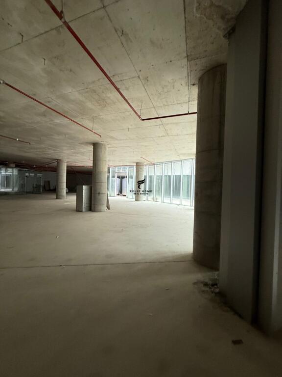 NEGOZIO IN AFFITTO 996 M2 CENTRO 36.000 EURO