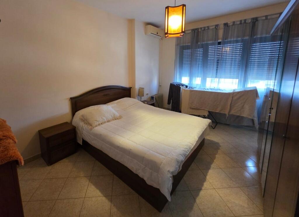 Apartament 1+1 me qira tek rruga e Elbasanit.