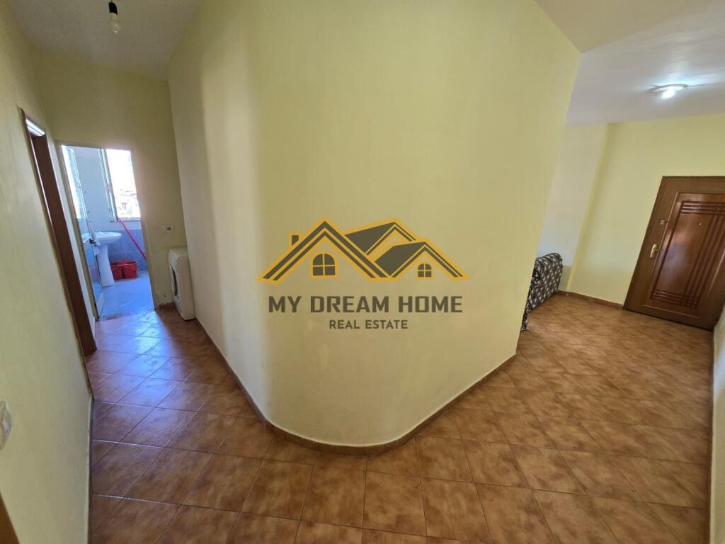 APARTAMENT 2+1 TE DREJTORIA E POLICISE,DURRES PER SHITJE