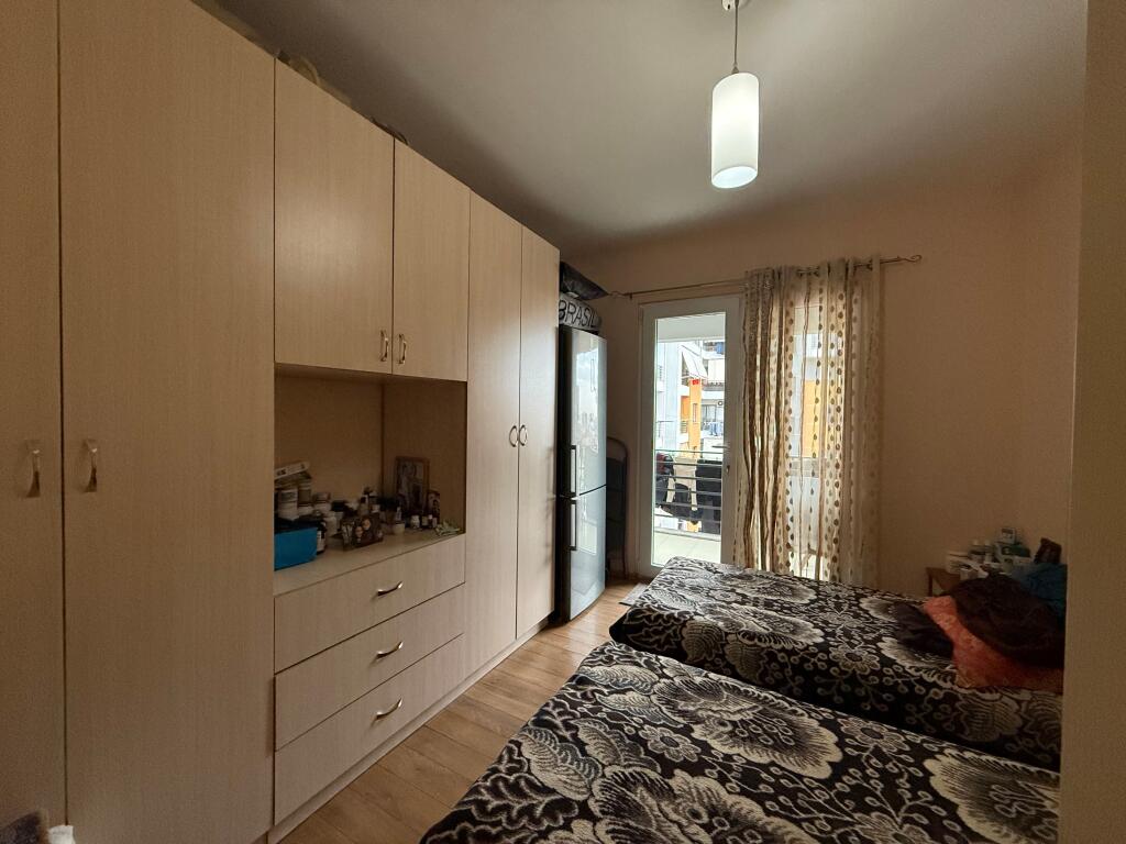 Vendiamo un appartamento 2+1 nella zona di Astiri, vicino al Bar Artistit