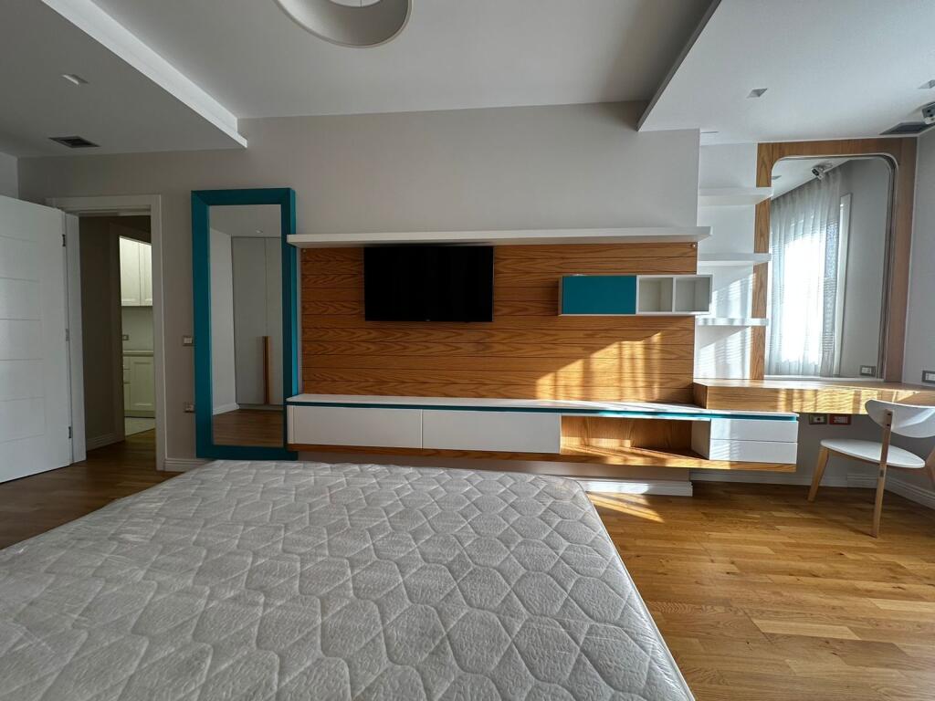 APARTAMENT 3+1 ME QIRA NE KOMUNEN E PARISIT, TIRANE