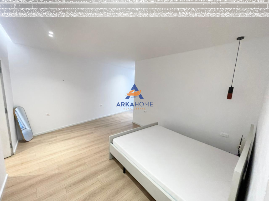 SHITET APARTAMENT 2+1+2+2BALLKONE "TE LIQENI I THATË" 230.000 EURO