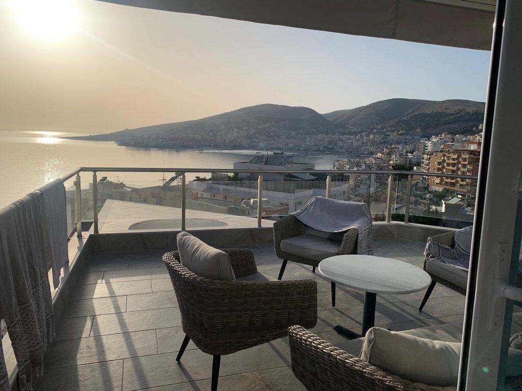SARANDE, PENTHOUSE LUKSOZ ME PAMJE PANORAMIKE TE HAPUR NDAJ DETIT
