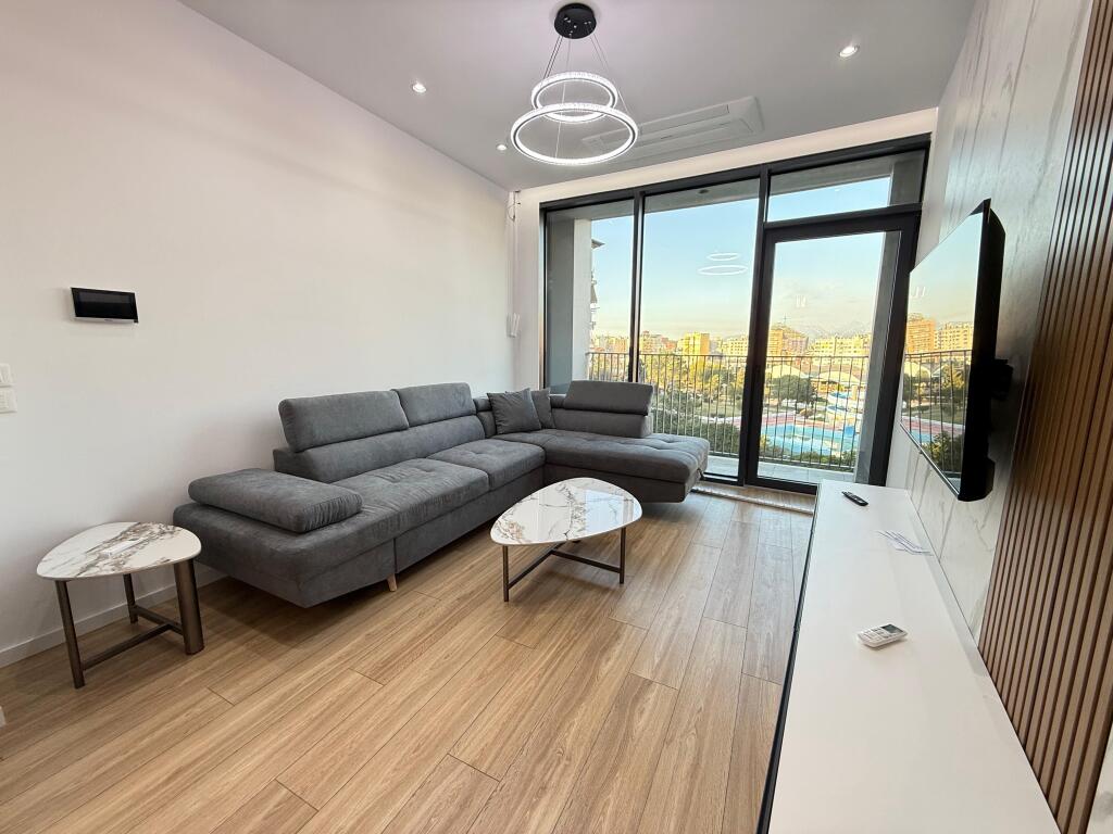 📣 QERA SUPER Apartament 2+1 Me Parking 📍 Lake View Residence , Liqeni Artificial ✨   🏢 Ndertim i Ri  🪜 Kati 1 (Me 2 Ashensor)  🛋️ Arreuar Ne Menyre Bashkekohore Me Arkitekt   💶 Cmimi 1.300 Euro