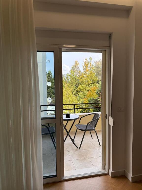 🏡 Jepet me qira apartament luksoz te Kopshti Zoologjik! ✨